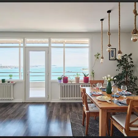 A Million Dollar View In The Heart Of The Appartement